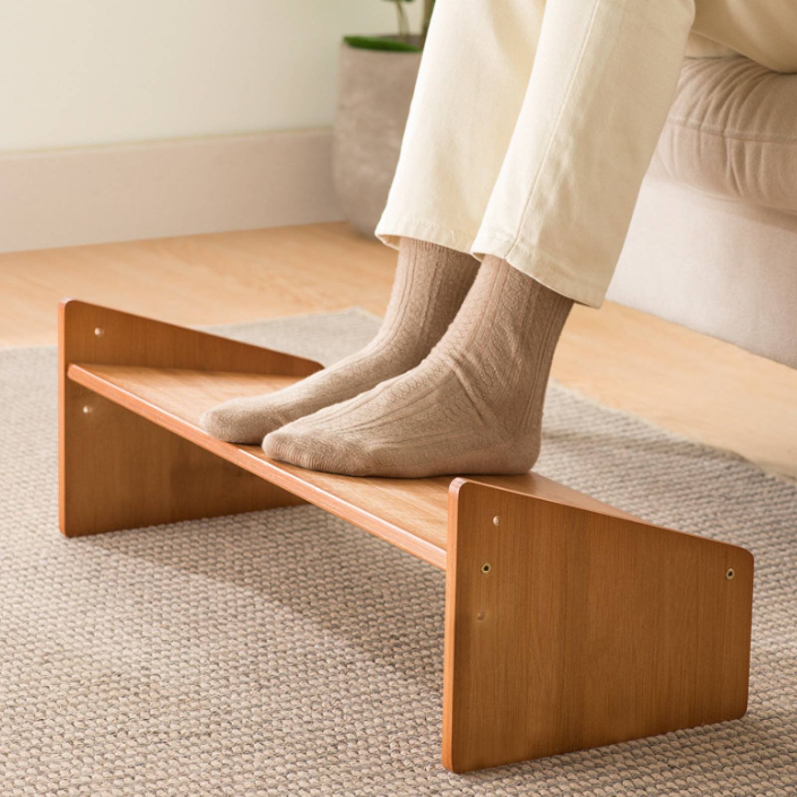 Under Desk Footrest Wide Surfa - Office Furniture And Desks recension och pris